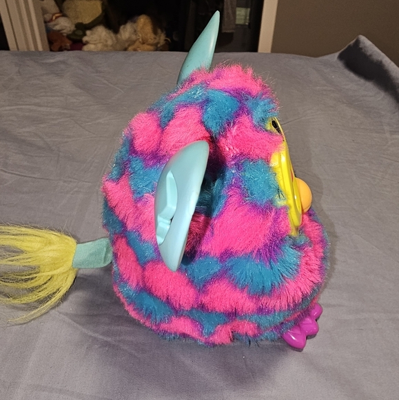 Hasbro Furby Boom 2012 Pink Blue Teal with Hearts A6806 Interactive Work… - Picture 2 of 4